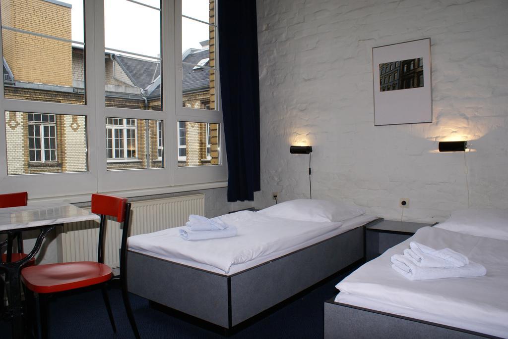 Hotel Transit Berlín Pokoj fotografie